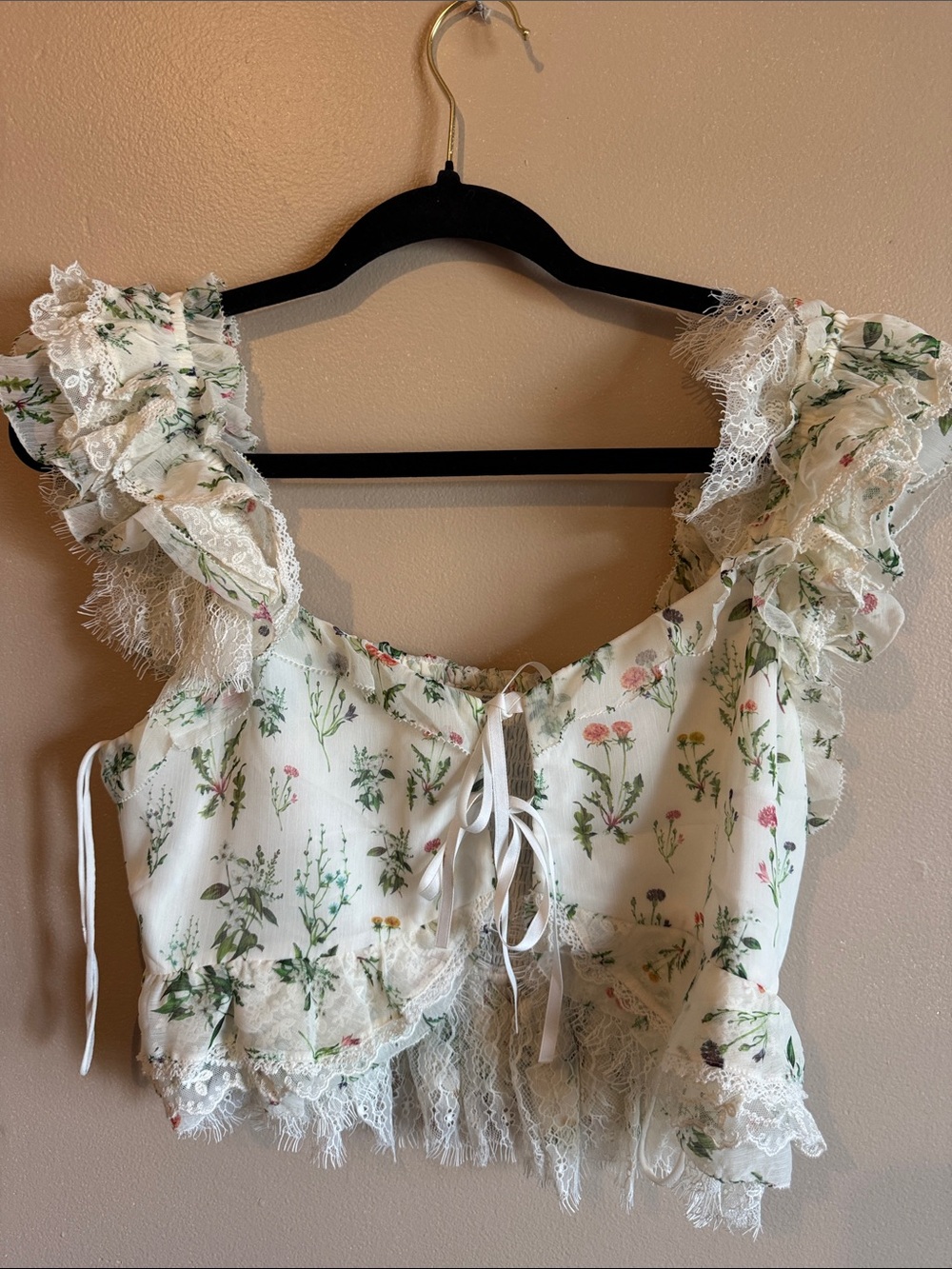 Alice + Olivia Cream Floral Lace Tie-Front Crop Top - Picture 1 of 3